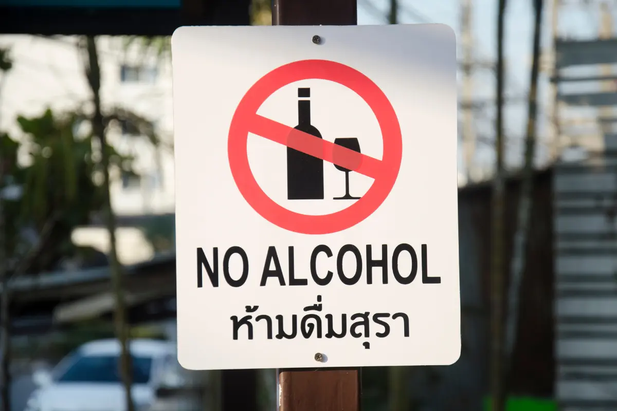 Alcool en Thaïlande : horaires, jours interdits et règles 2026