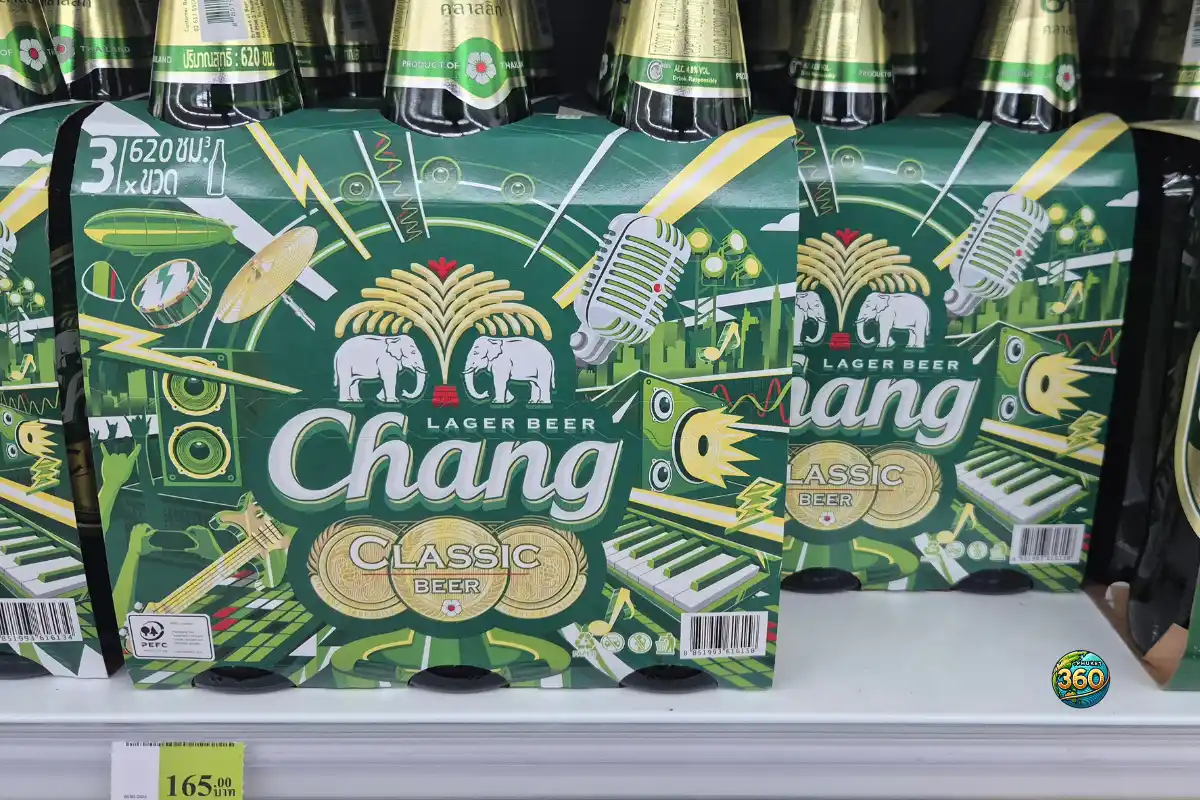 Pack de bières Chang Classic en vente dans un Mini Big C en Thaïlande