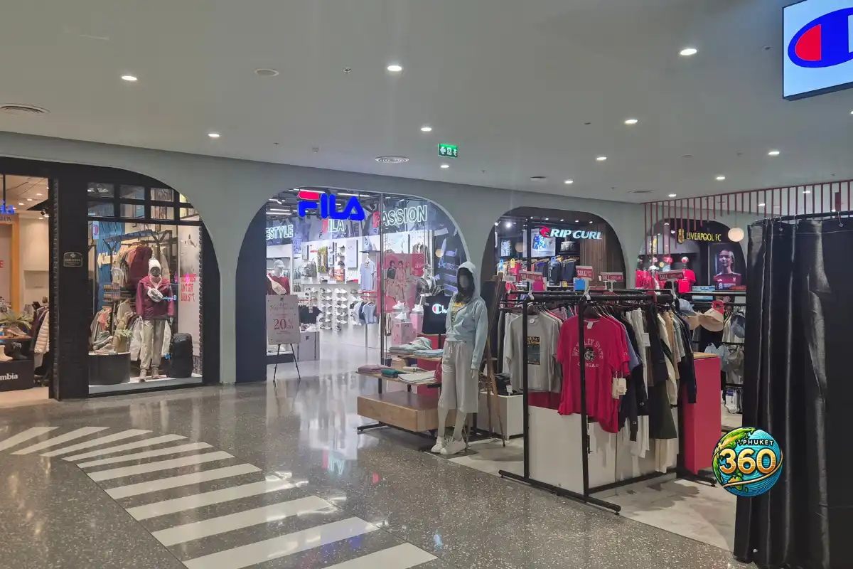 Magasins FILA, Columbia et Rip Curl dans la galerie commerciale Central Phuket
