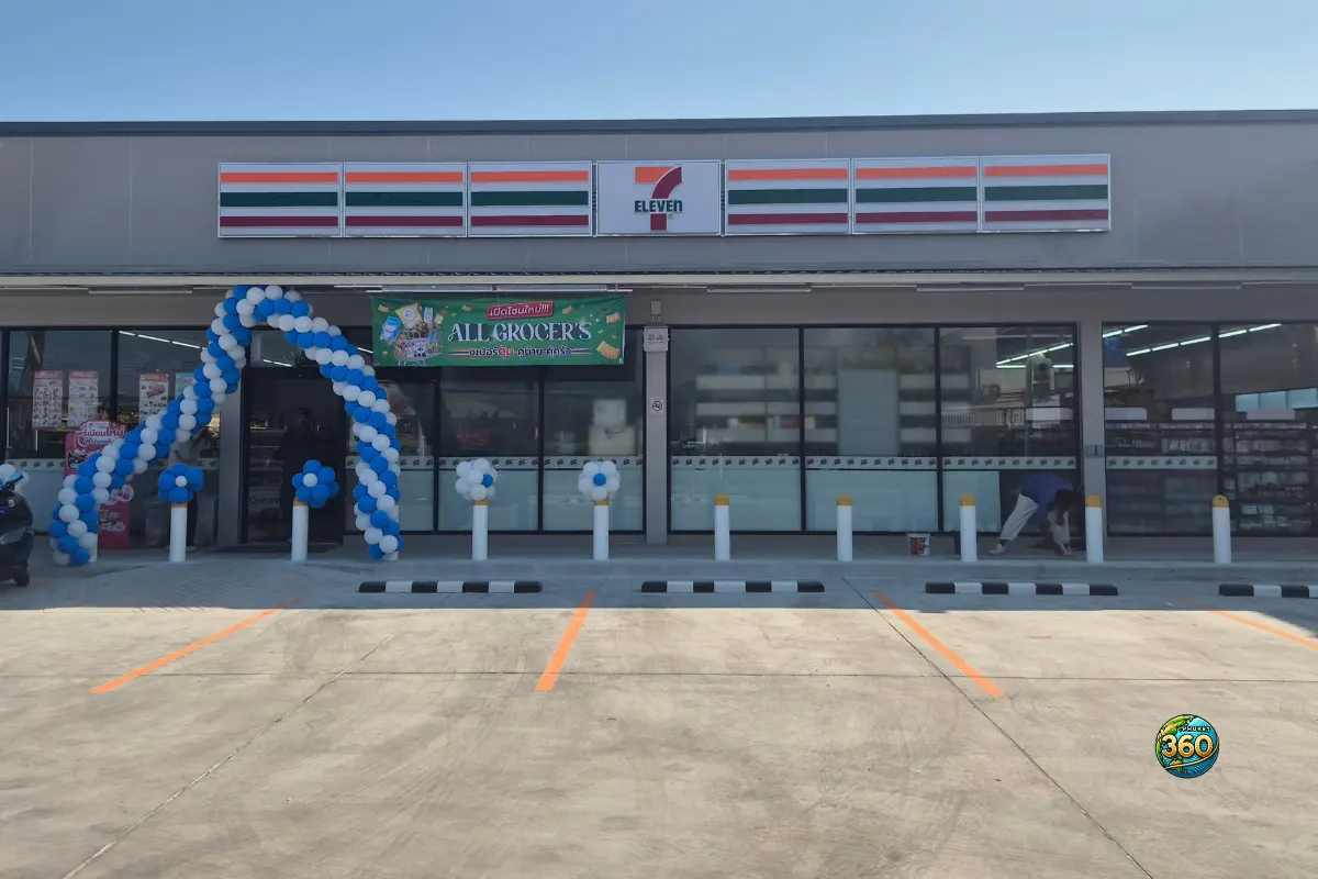 Devanture d’un 7-Eleven en Thaïlande avec entrée et parking