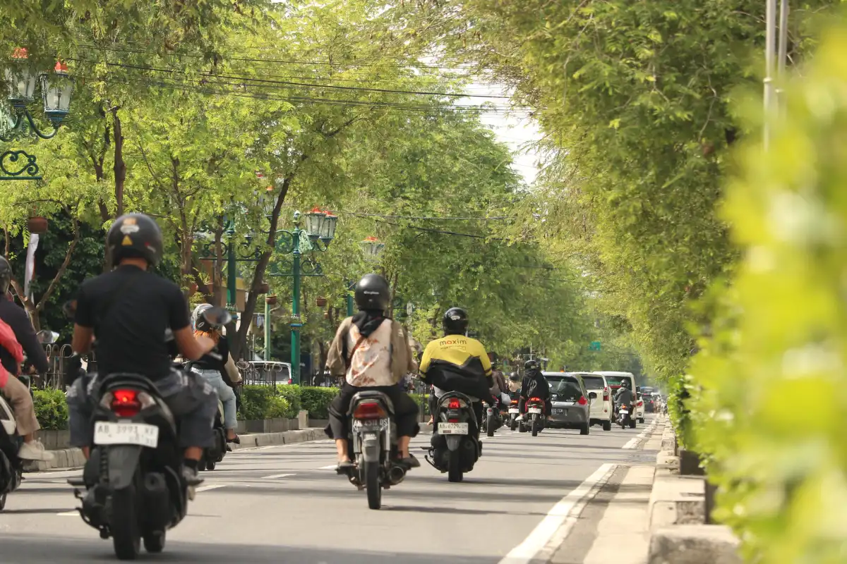 Louer un scooter à Phuket : permis, prix, police et pièges