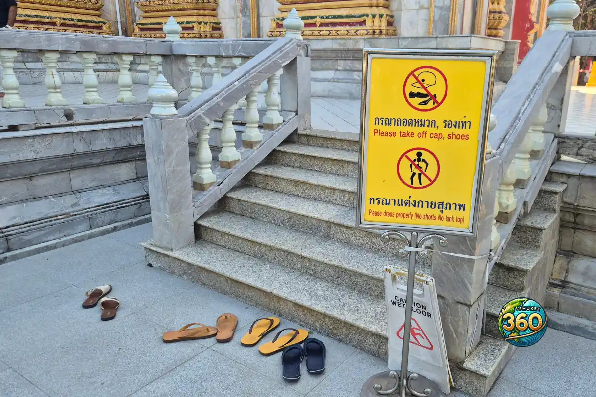 Enlever ses chaussures avant de renter dans les bâtiments religieux