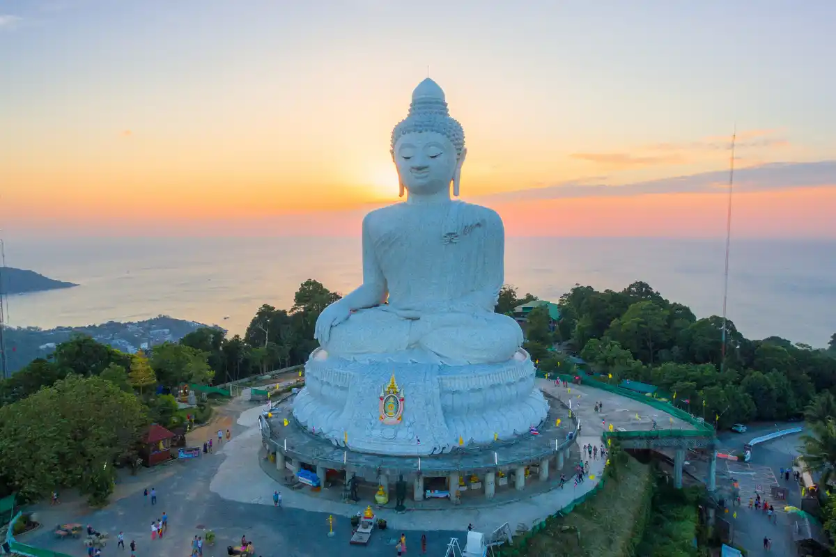 Le big Buddah qui surplombe Phuket