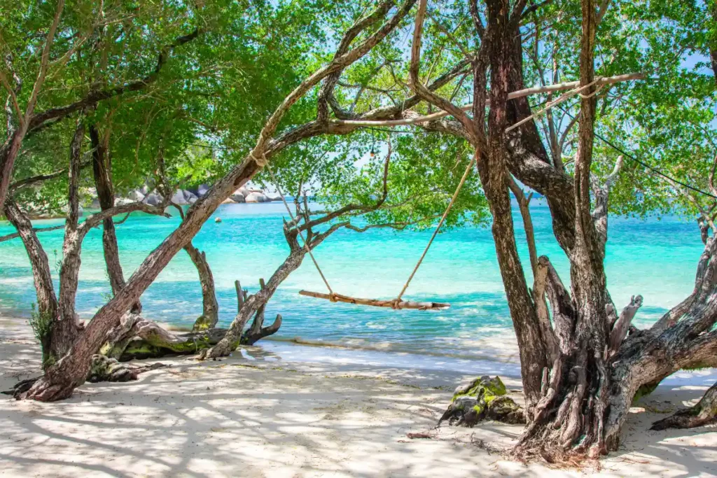 Freedom Beach, l'une des plus belles plages de Phuket