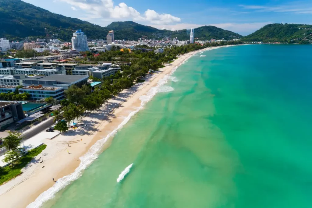 Patong Beach, l'une des plus belles plages de Phuket