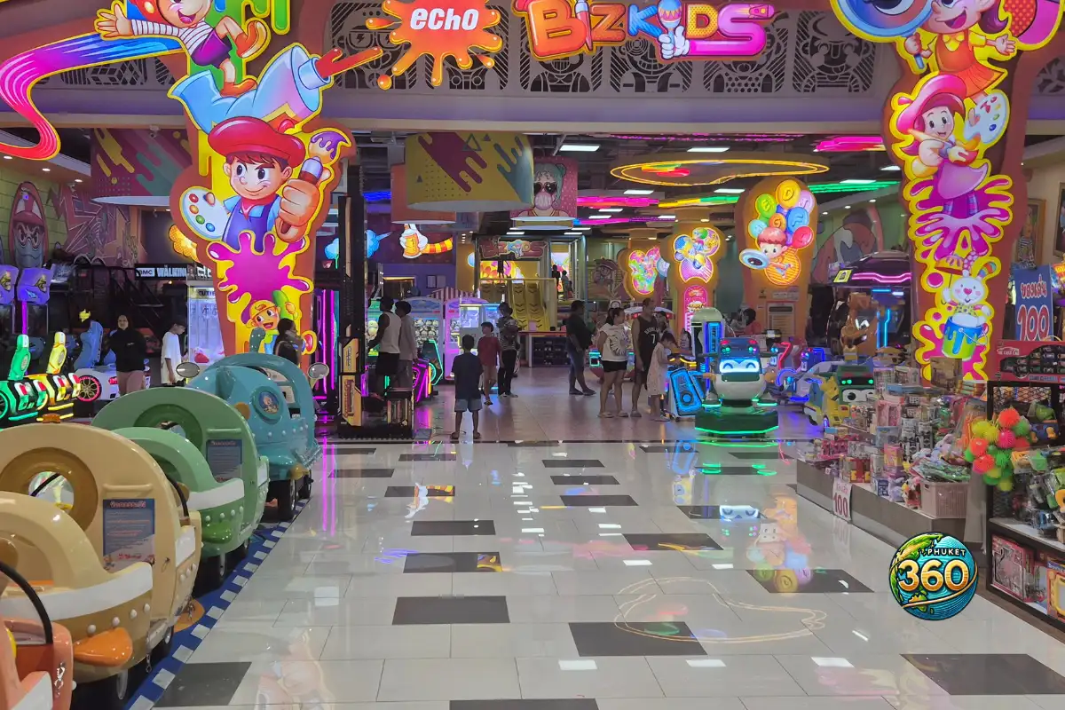 Entrée de la salle d’arcade à Robinson Lifestyle Thalang à Phuket